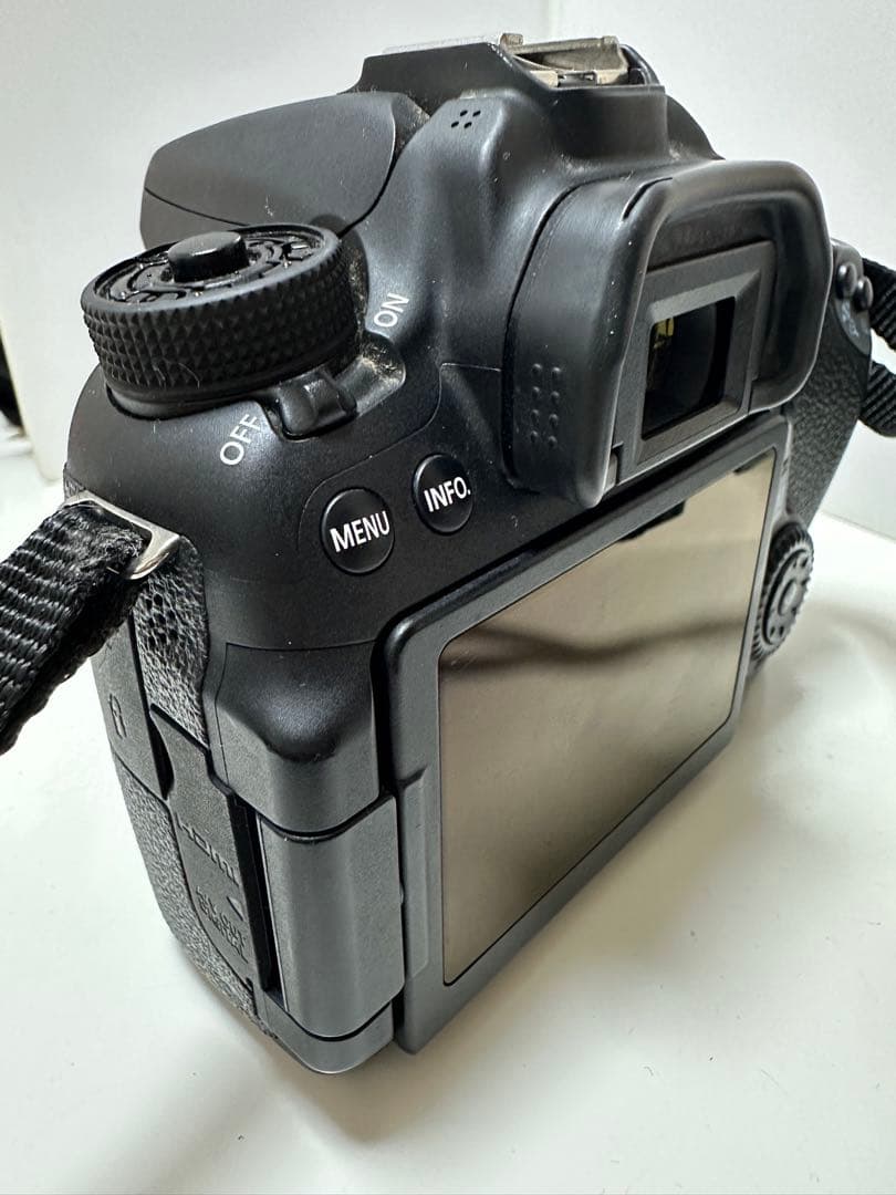 Canon EOS 70D 一眼レフカメラ　初心者向け　欠損あり　おまけ付き