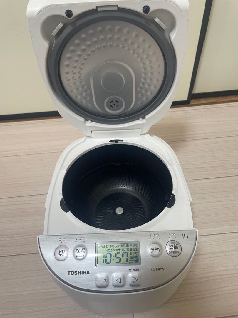 TOSHIBA RC-10HW 炊飯器 IH加熱 2025年製の新しいモデルです