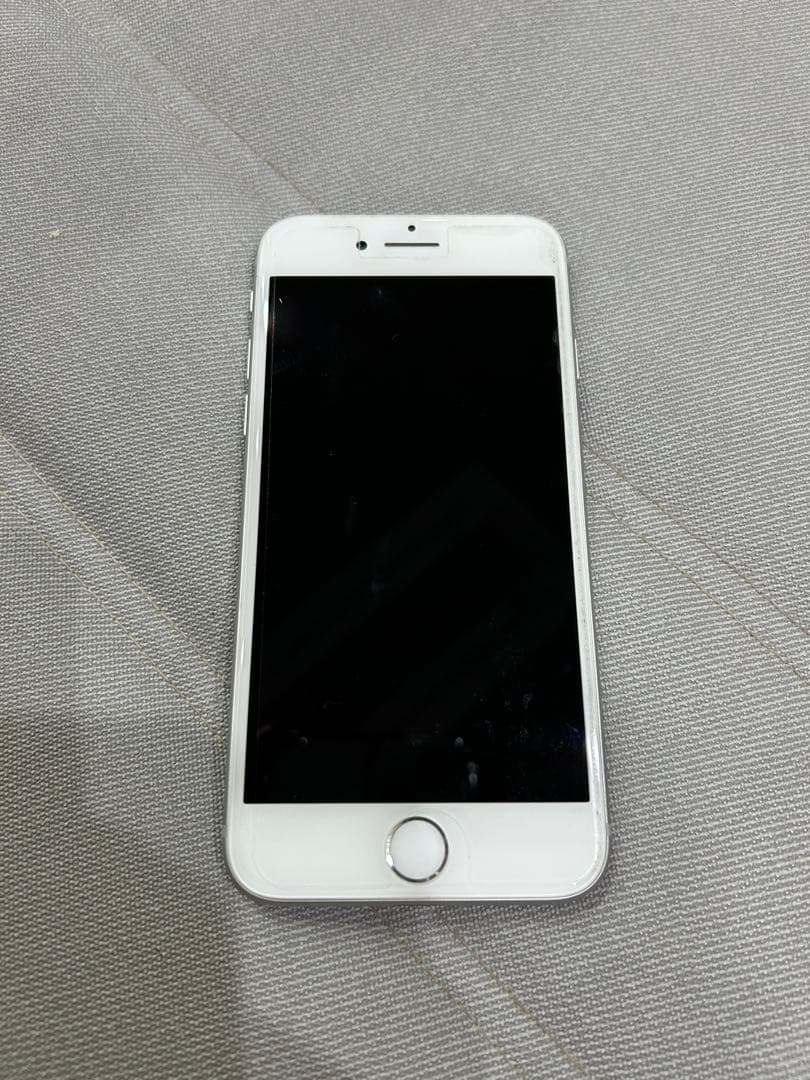 iPhone 8 シルバー 本体　64GB極美品　バッテリー91% simフリー