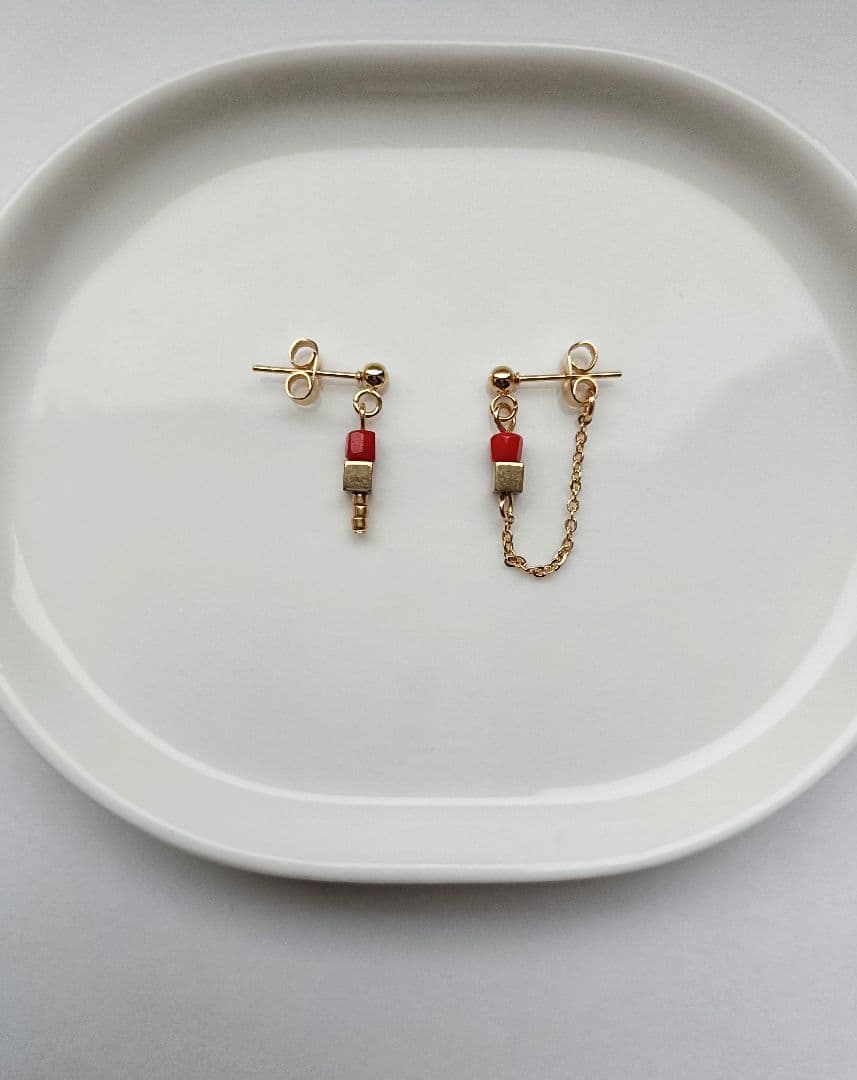 no.4289　レッドコーラル×ヘマタイト║ピアス/イヤリング║ステンレスピアス