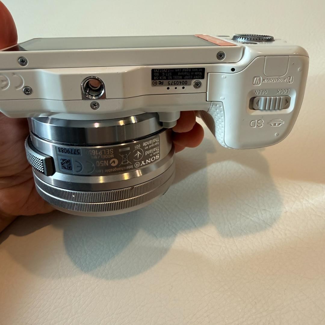 【美品】SONY NEX-5R ホワイト Wi-Fi搭載 パワーズームレンズ