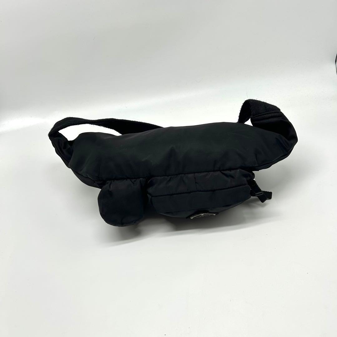 良品✨プラダ　ナイロン　ウエストポーチ　三角プレート　アクセサリー　2VL056