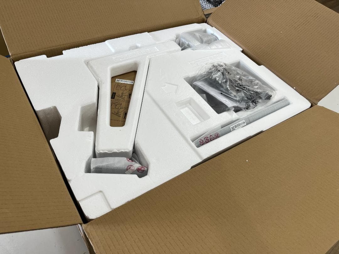 ほぼ未使用　LG デュアルアップ モニター 28MQ780-B 27.6インチ