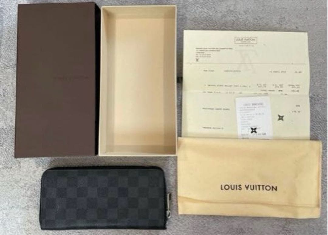 ルイヴィトン ダミエ グラフィット ヴェルティカルジッピーウォレット