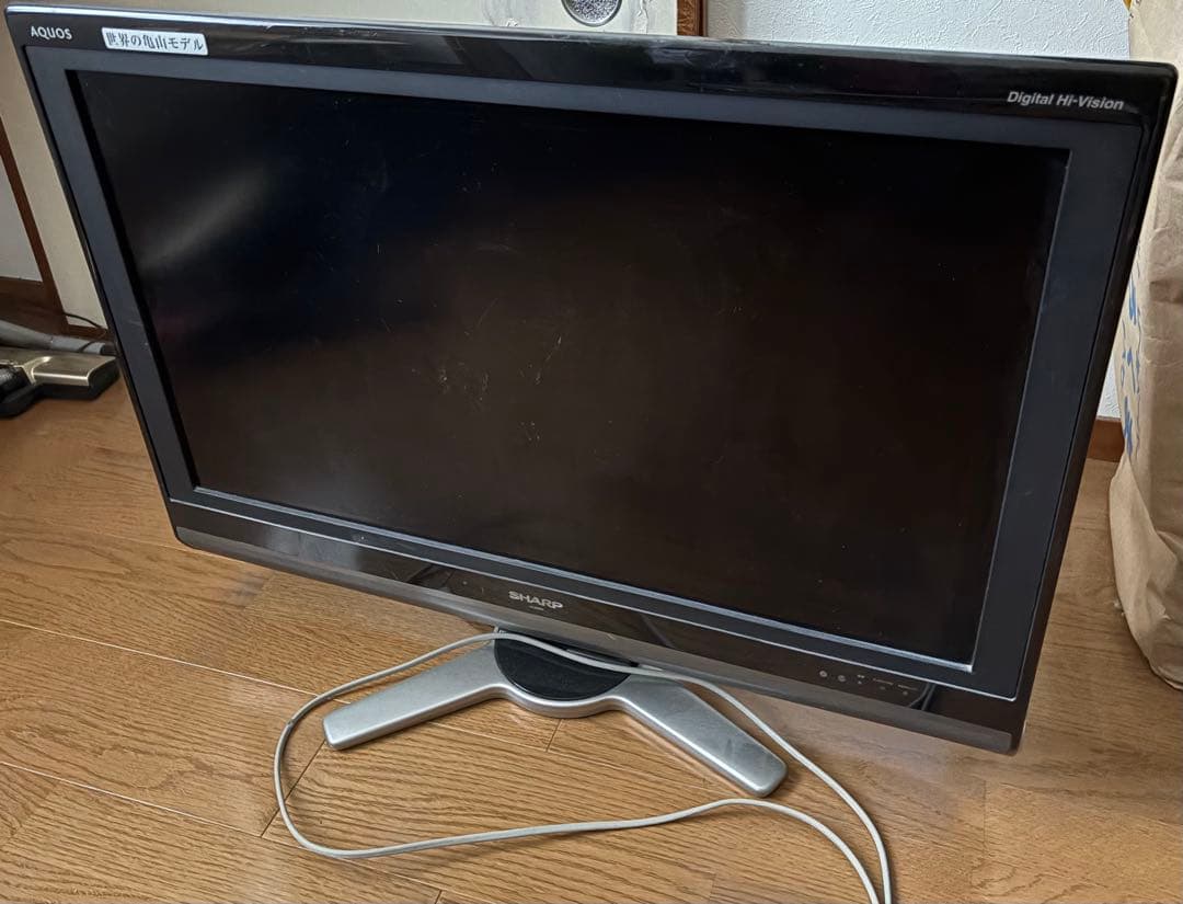 SHARP AQUOS 32型　国産パネル 液晶テレビ