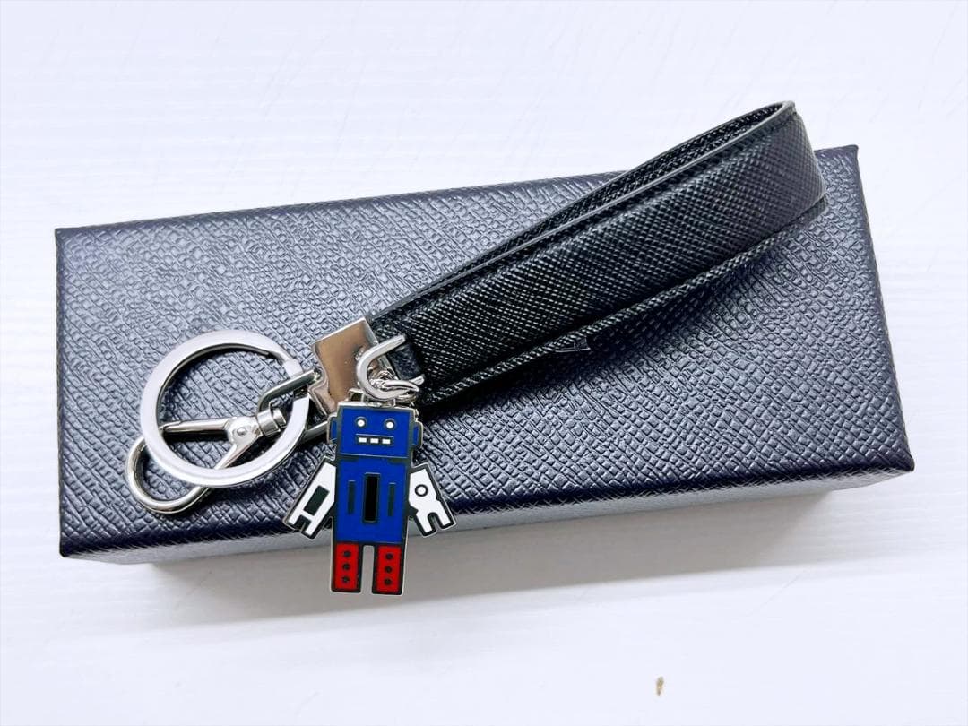美品　PRADA　プラダ　サフィアーノ　ロボット　キーリング　キーホルダー