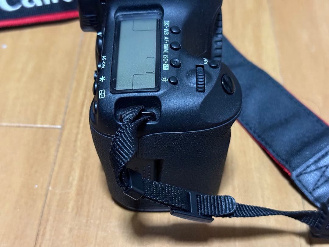 Canon EOS 5D Mark IIIとレンズ28-80mmバッテリーセット