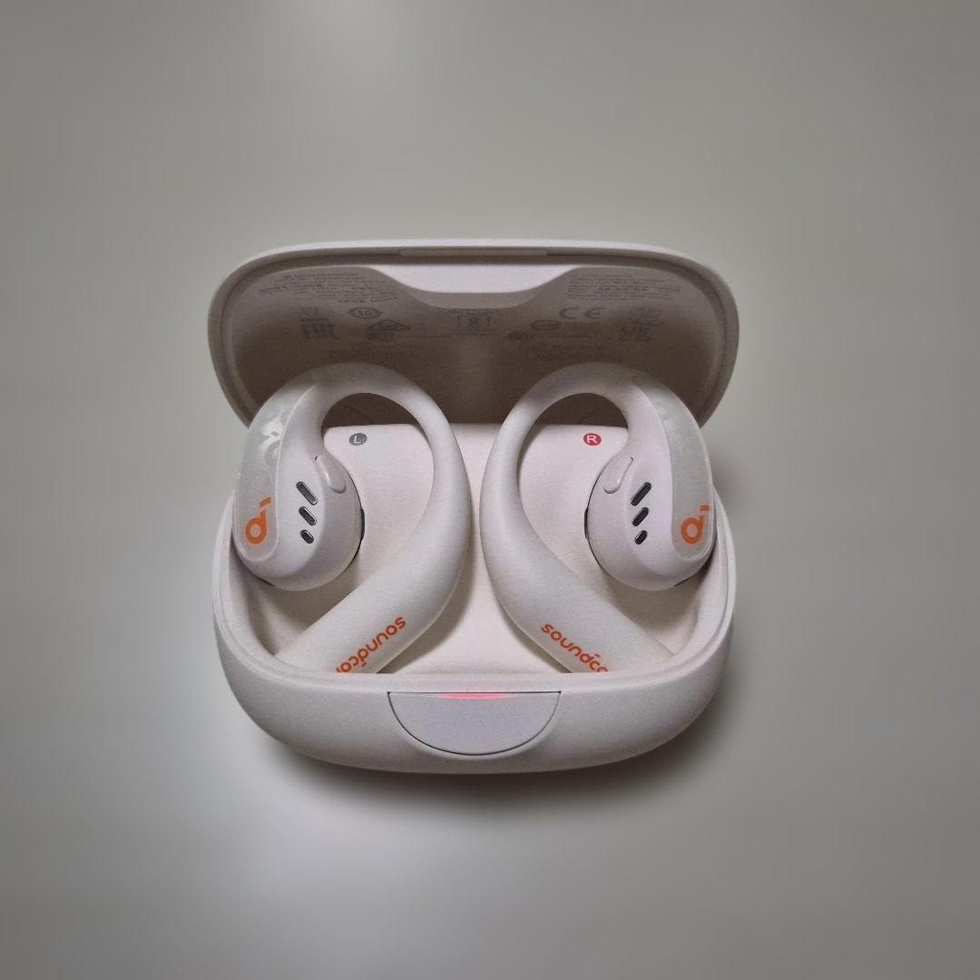 イヤホン soundcore AeroFitPro