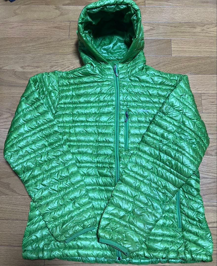 パタゴニア軽量ダウンジャケット Ultralight Down Hoody