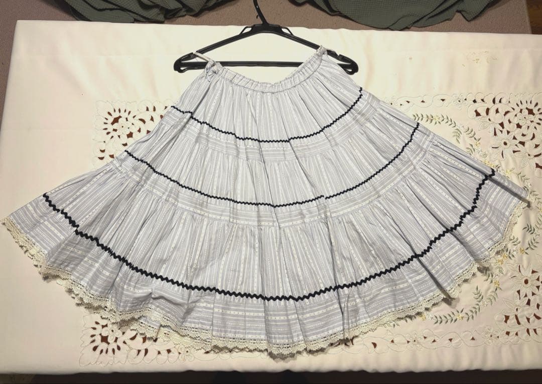 エミリーテンプルキュート　水色 フレアスカート ひざ丈 レース