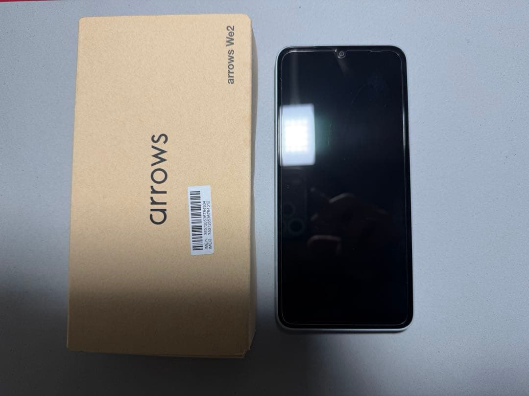 スマートフォン本体 arrows We2