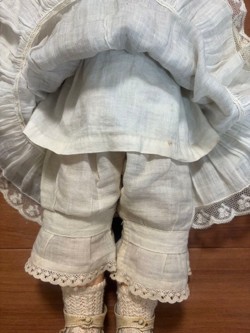 m*i様 PARIS アンティークビスクドール 青い目 白いドレス