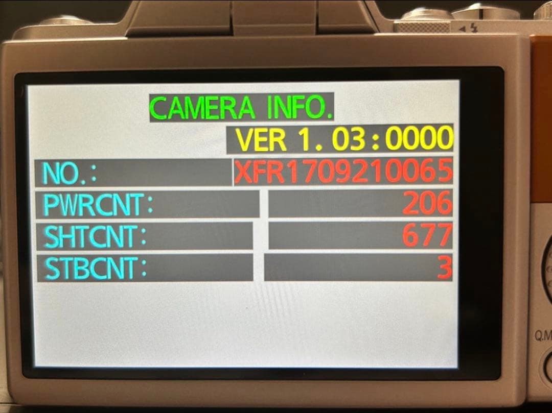 ショット数677回　LUMIX GF7 Wi-Fi ミラーレス 35-100mm