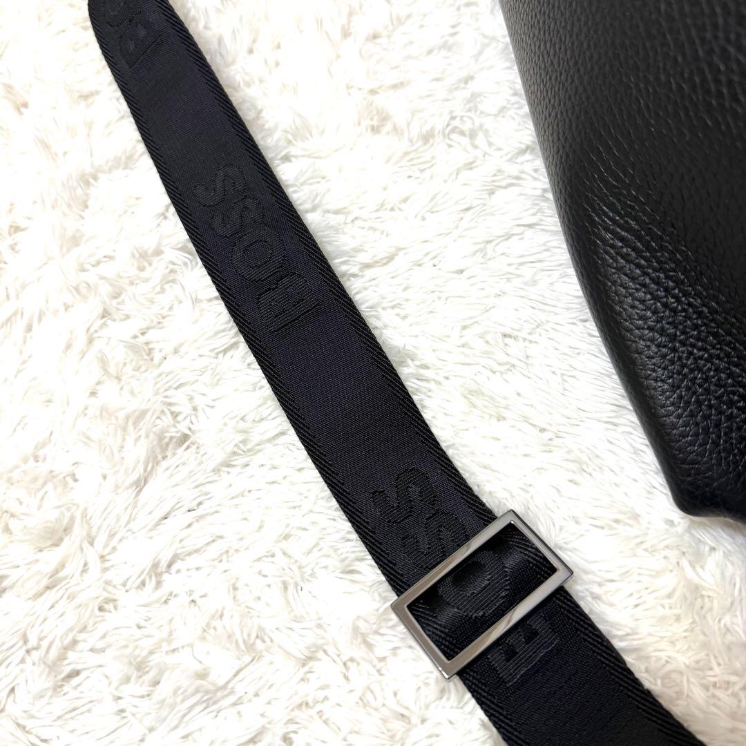 極美品　未使用に近い　ヒューゴボス　メンズ　ビジネスバッグ　ショルダーバッグ