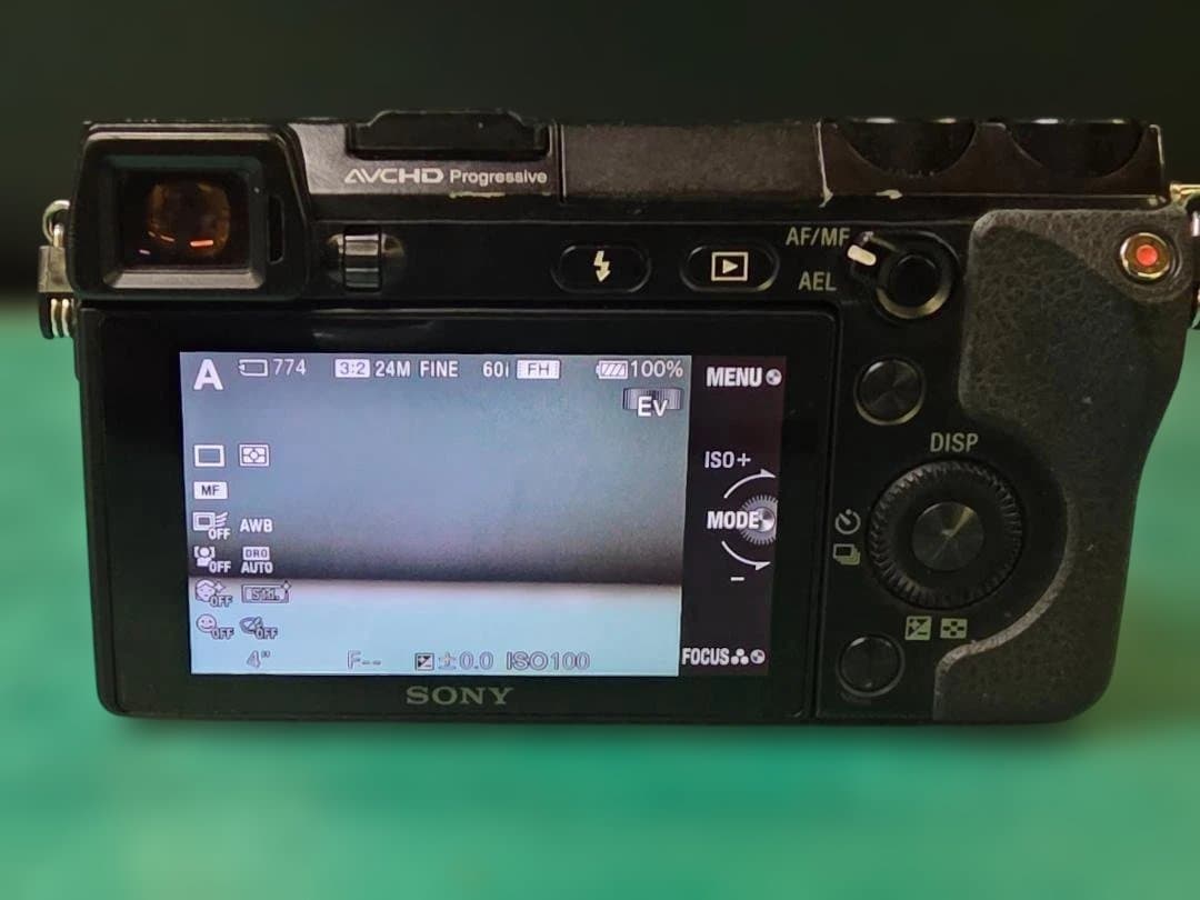 SONY NEX-7 + NEEWER 35mm F1.7 レンズ