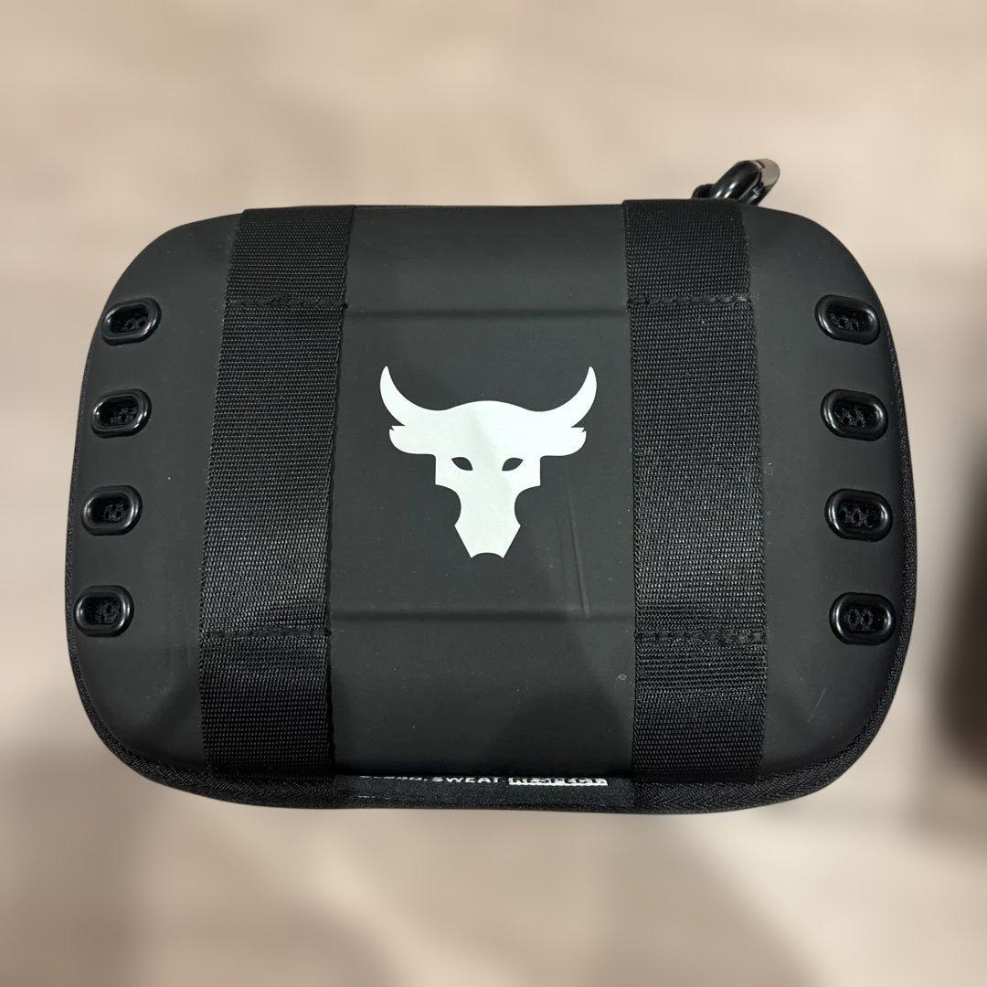 Under Armour Project Rock ワイヤレスヘッドホン