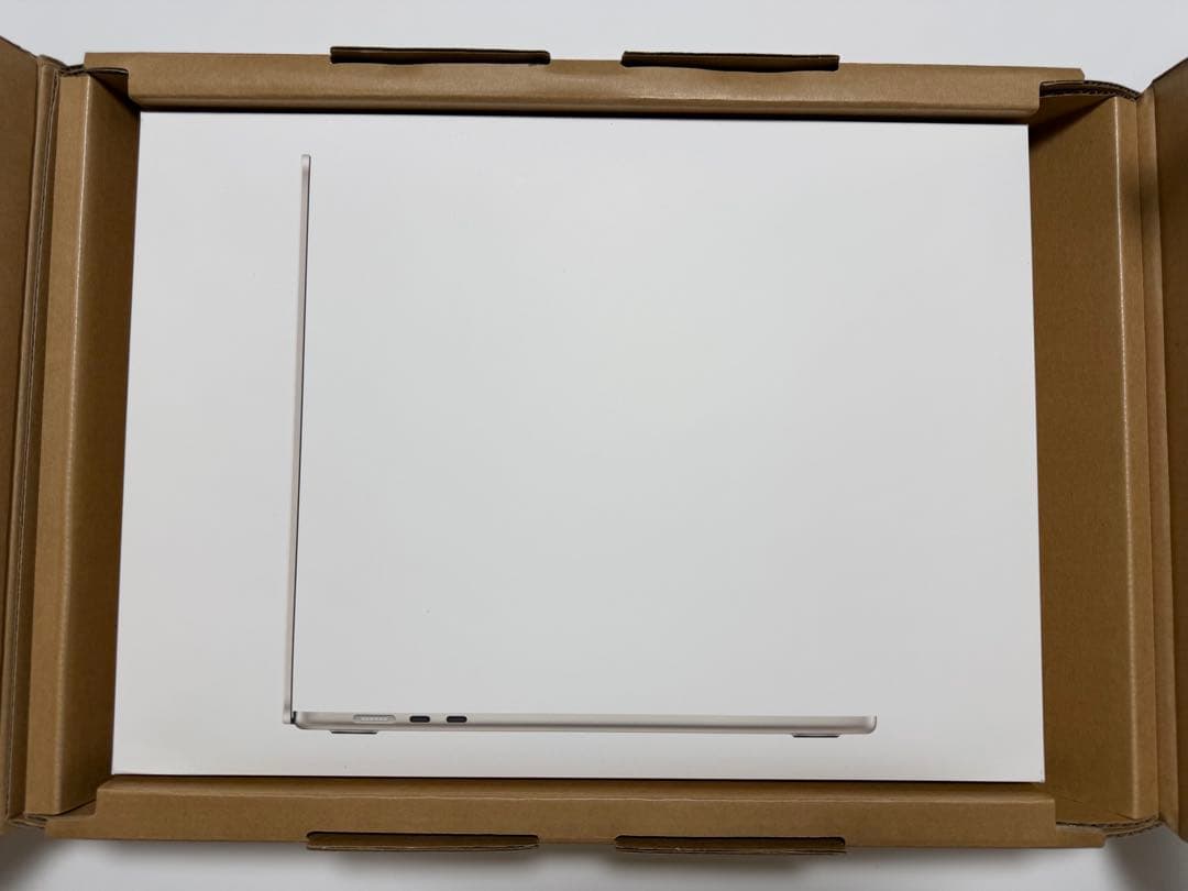 MacBook Air 15インチ M2チップ8GBメモリ/SSD 256GB
