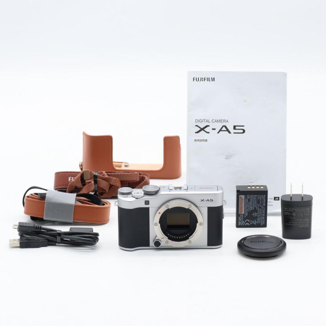 FUJIFILM X-A5 シルバー 美品 純正レザーケース・取説付 動作良好