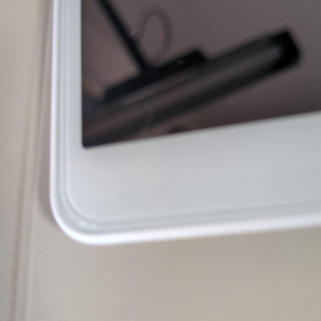 Huawei MediaPad M5 Lite 本体 カバー付き