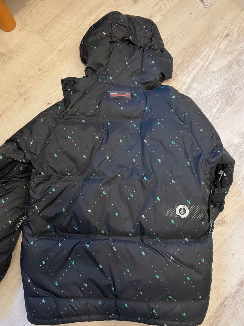 レア　VOLCOM スノーボードジャケット Sサイズ　タウン用でも