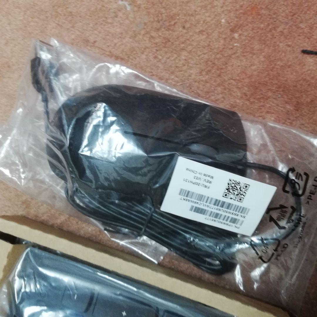 レノボ　超狭枠の24インチ一体型PC　i5-8400T 8G/512SSD