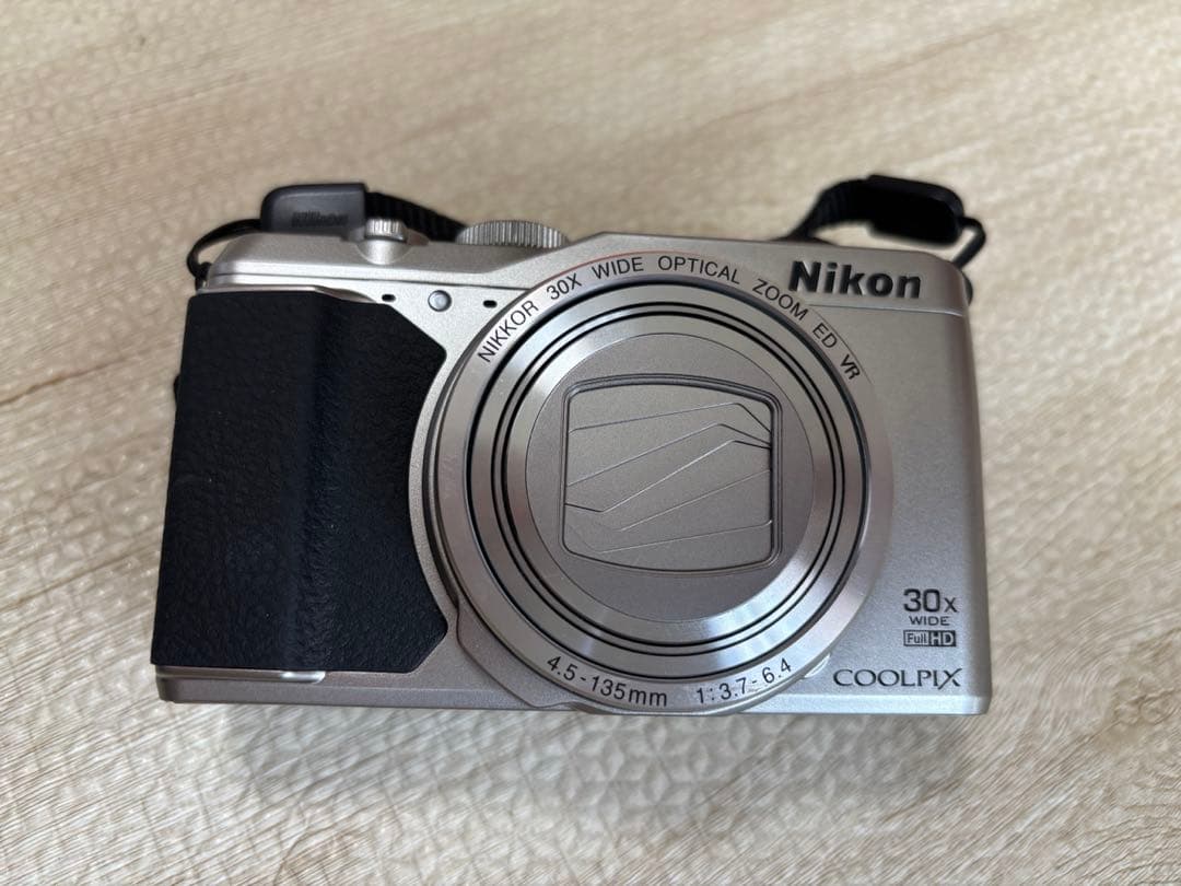 M*様 美品 Nikon デジカメ　coolpixs9900