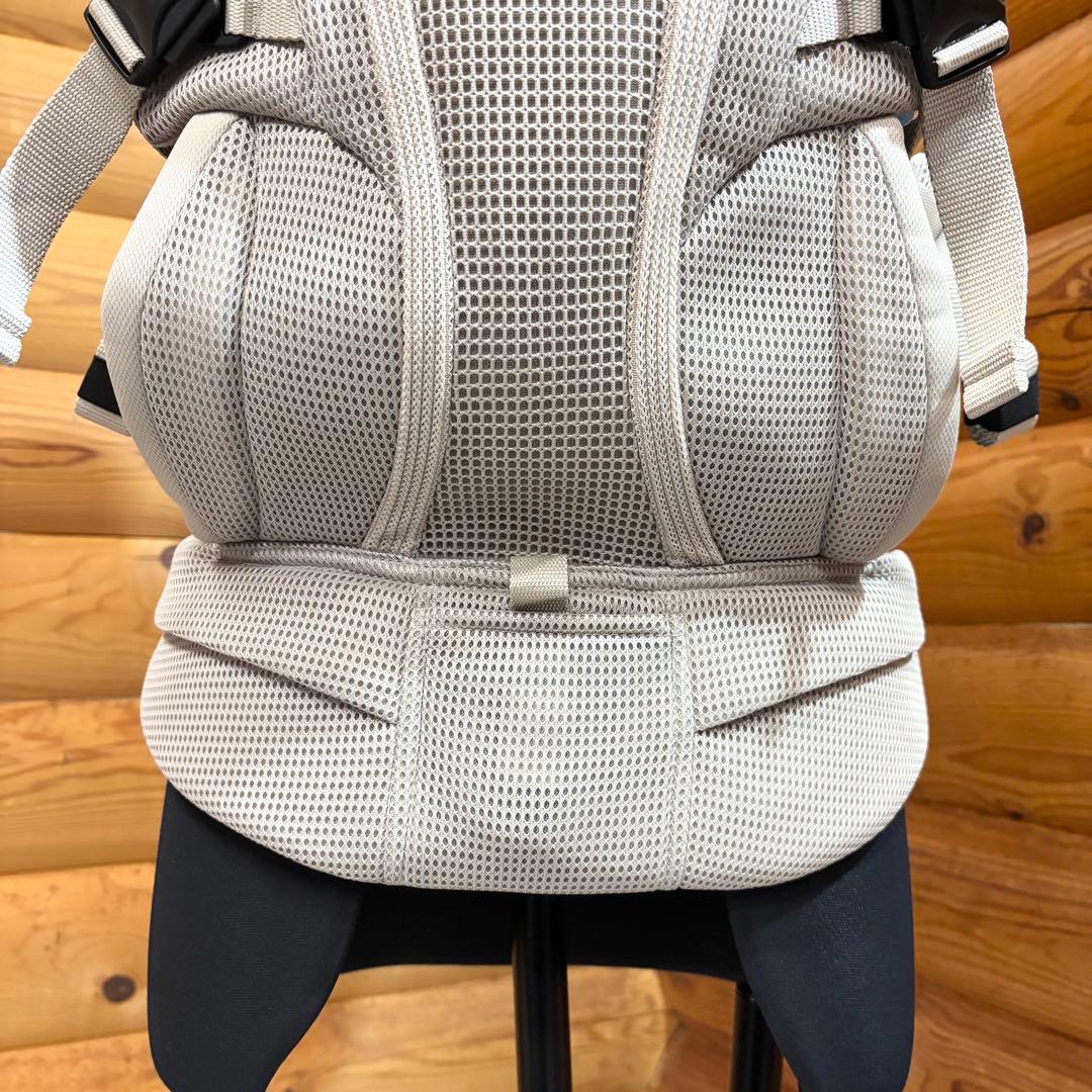 【極美品】Aprica アップリカ 抱っこ紐 ラクリス ベージュ 限定カラー