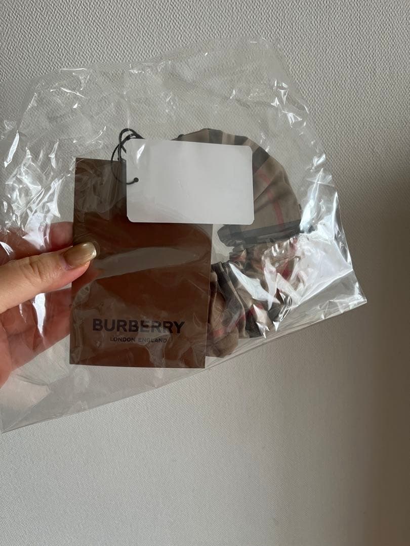 BURBERRY チェック柄 シュシュ 新品未使用　リカルド　タグ付き