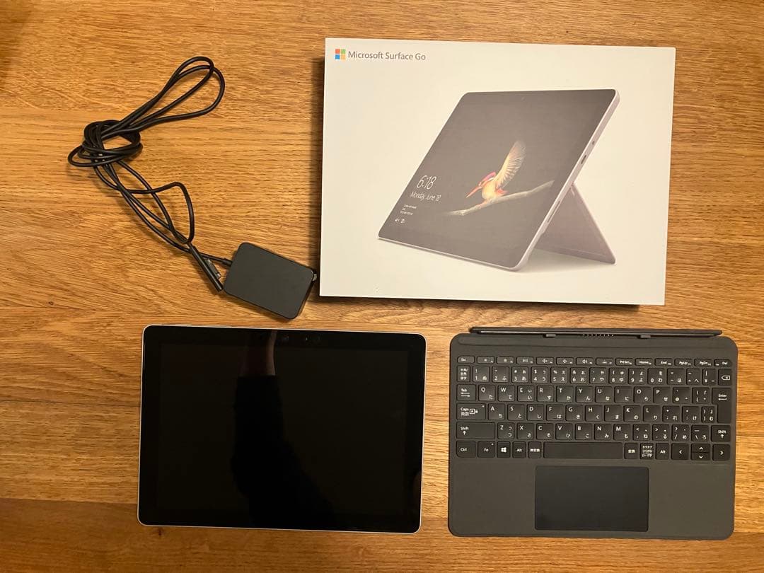 初代Microsoft Surface Go 本体＋純正タイプカバー　完動品