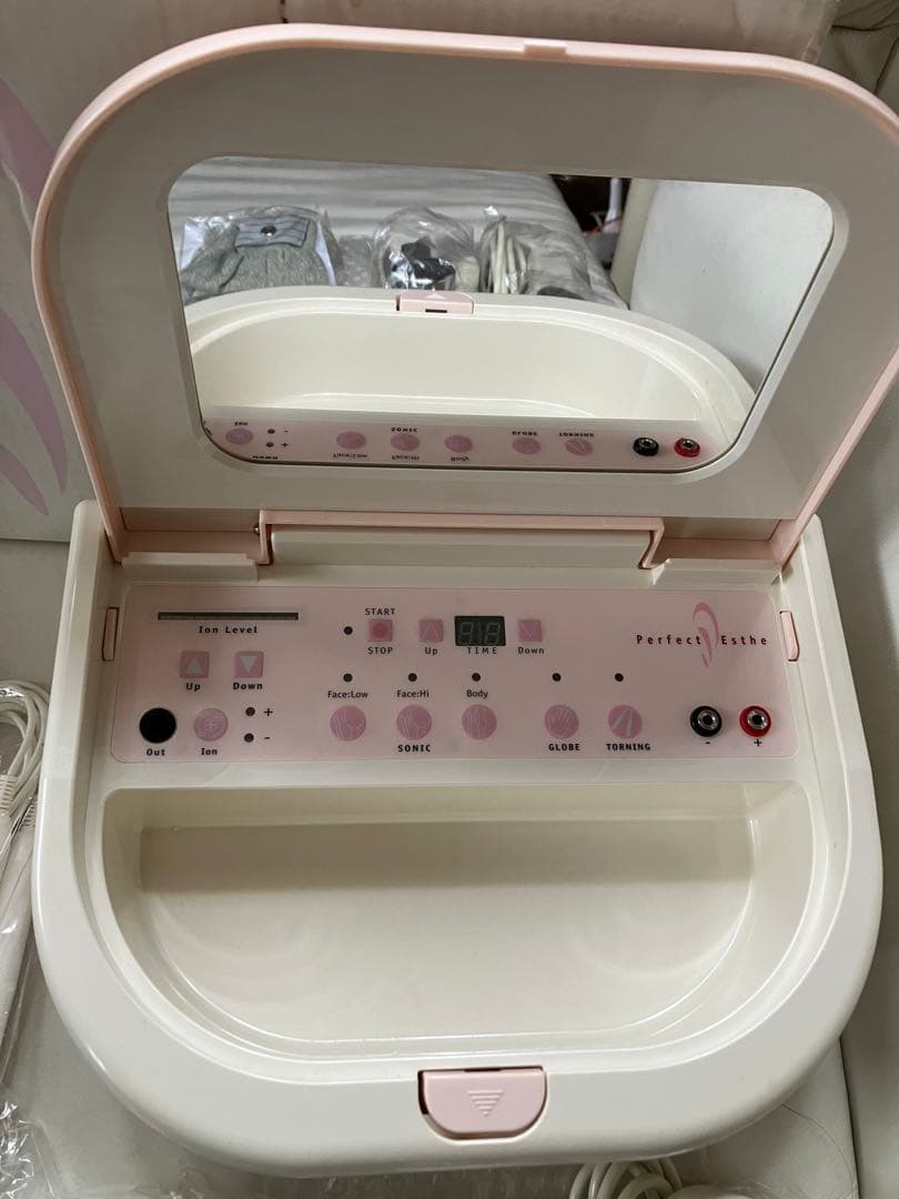 星七0707⭐︎ メ3852 ホームエステ機器　美顔器 定価150,000円