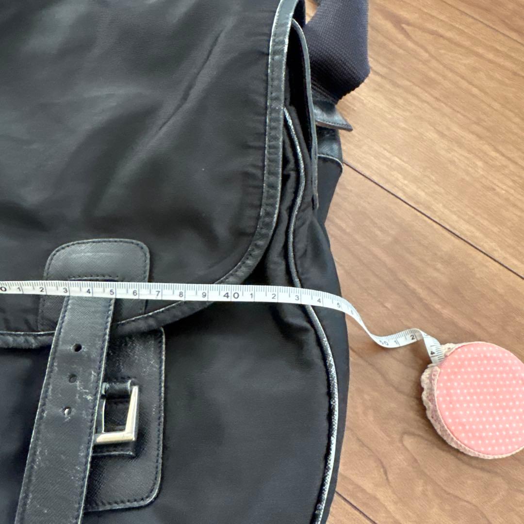 本日21時までこの値段‼️PRADA 黒 メッセンジャーバッグ 調整可能ストラップ