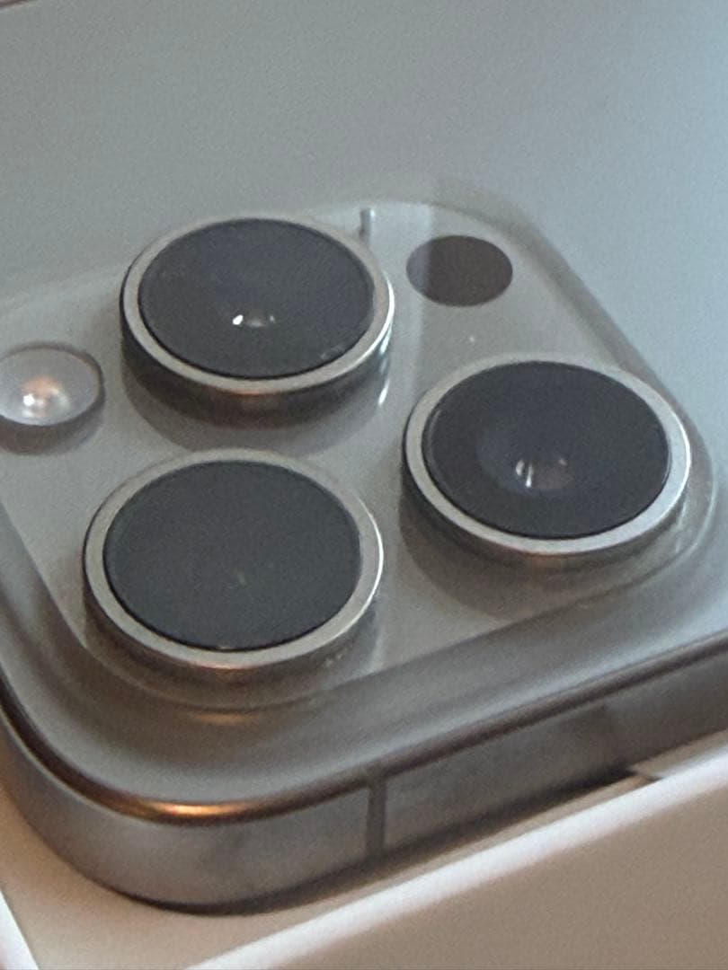 Apple iPhone 15 Pro ナチュラルチタニウム