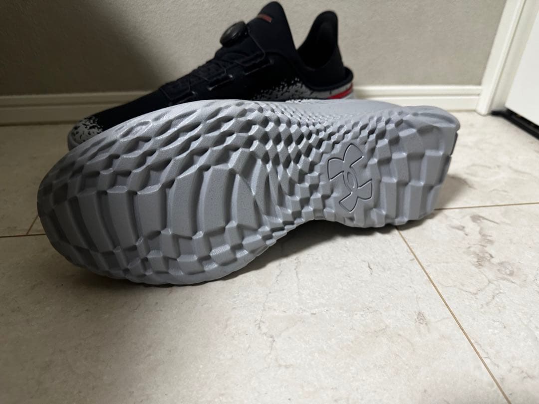 Under Armour スリップスピードメガ　29cm グレー新品、蓄光美品