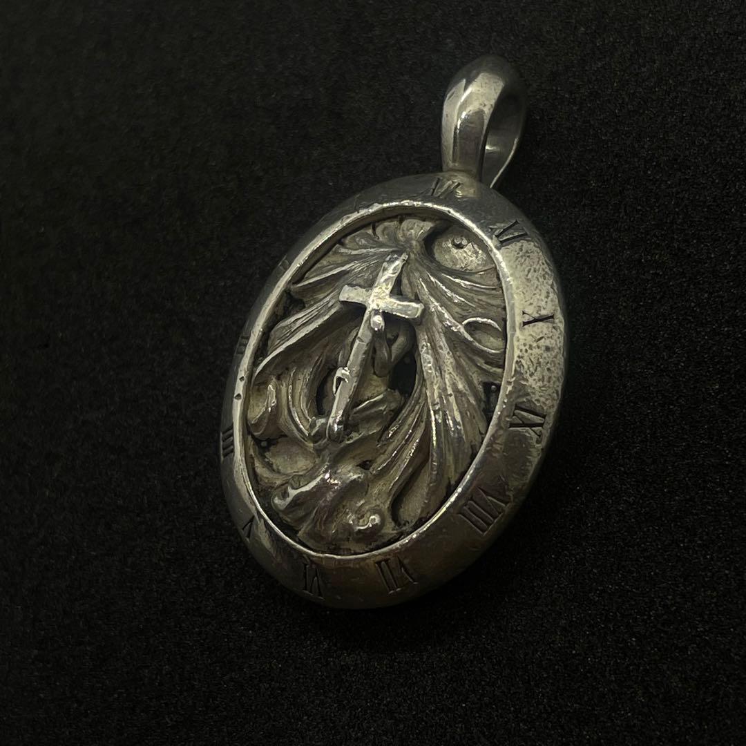 Froid Tiedeur ペンダントトップ　ネックレス　　チャーム　牢獄