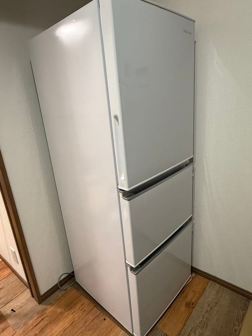 冷蔵庫　ハイセンス 282L ホワイトHR-D2801W 3ドア 右開き