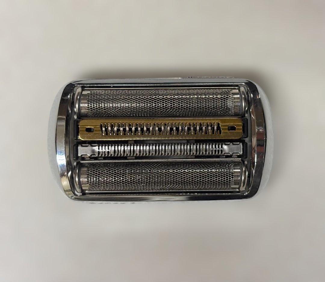 【美品】BRAUN Series 9 電気シェーバー 別売新品替刃付き ゴールド