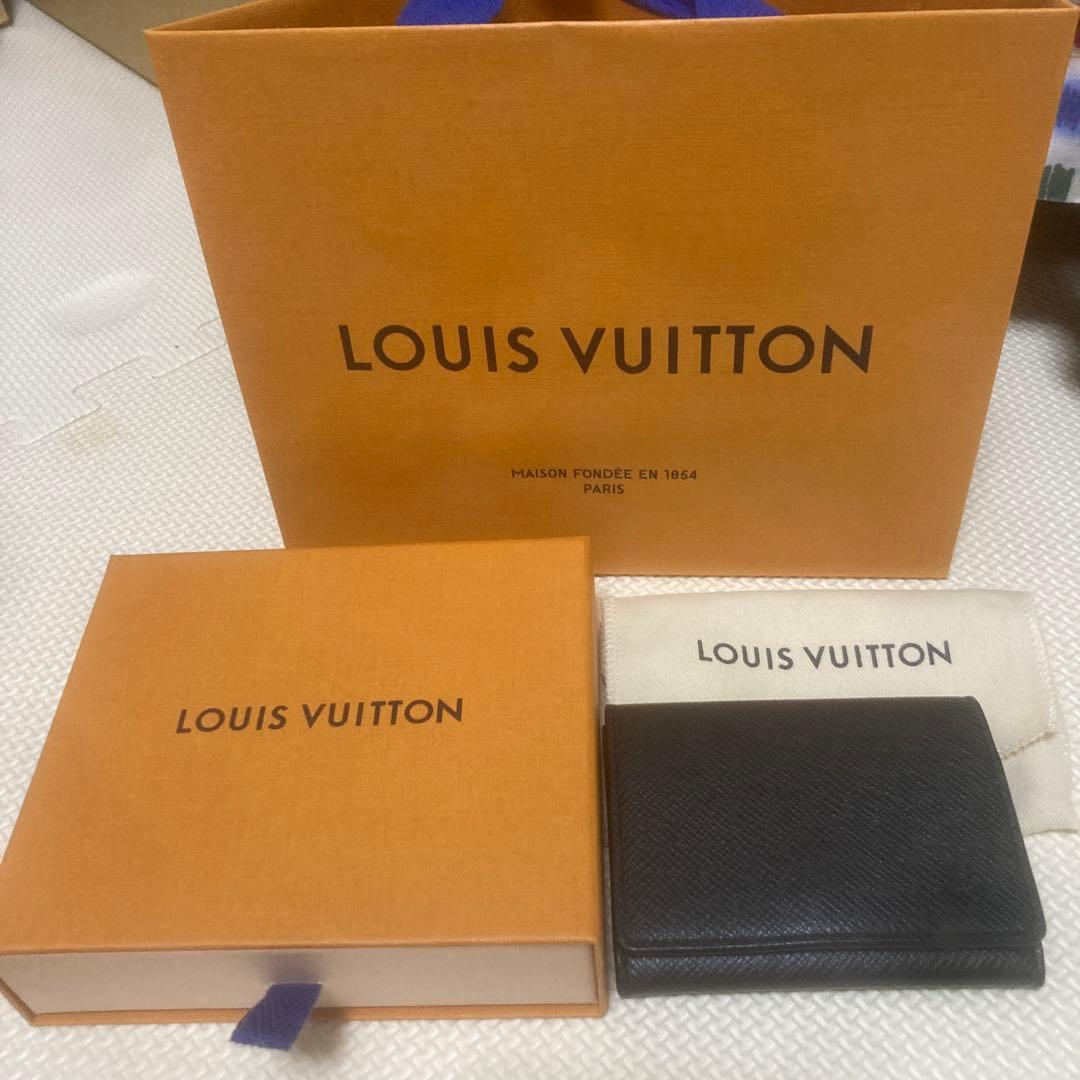 LOUIS VUITTON ブラックレザー 名刺入れ