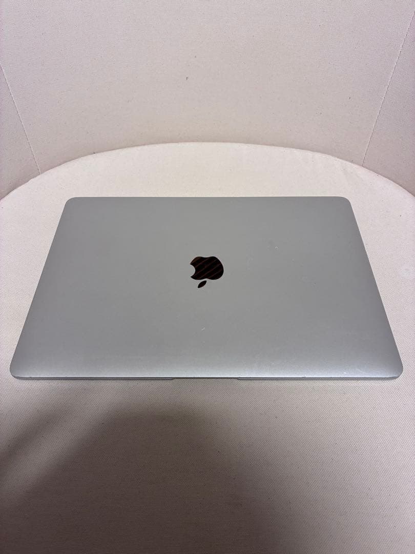 Apple MacBook Air (M1, 2020) 本体