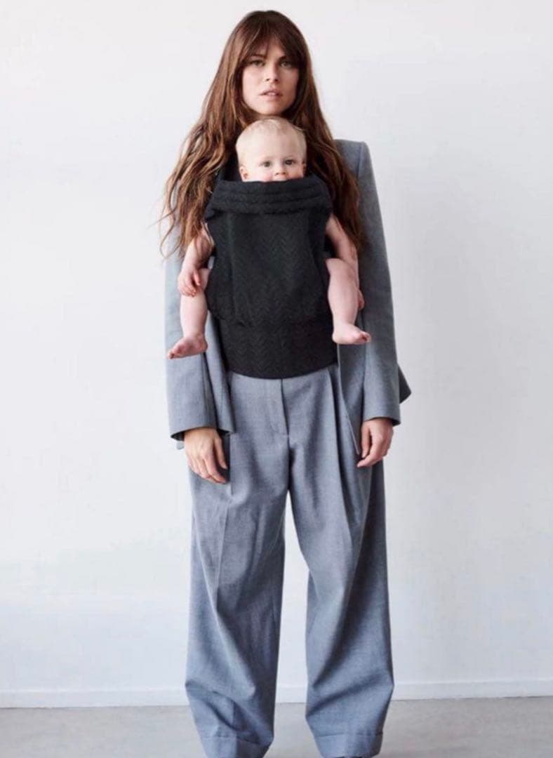 新品未開封：artipoppe　抱っこ紐　ザイガイスト アロー・ゾロ