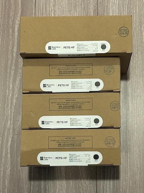 BambuLab PETGフィラメント黒４本（スプール有１本、スプール無３本）