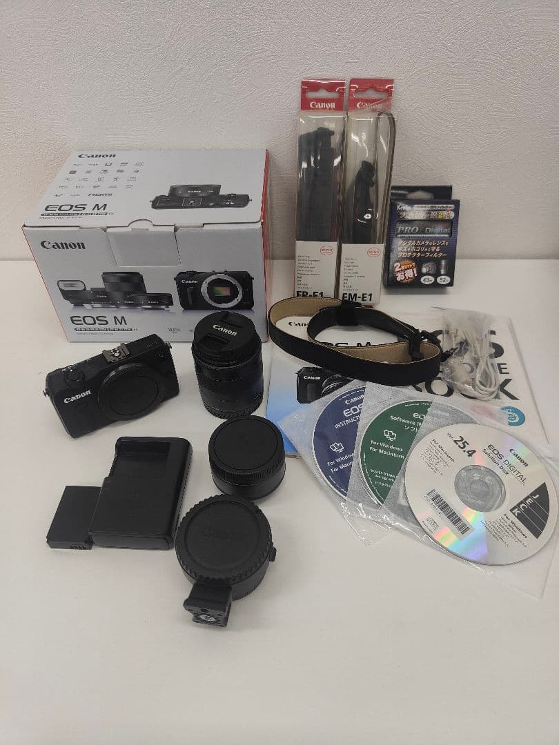 Canon EOS M ミラーレス一眼カメラ ダブルレンズセット
