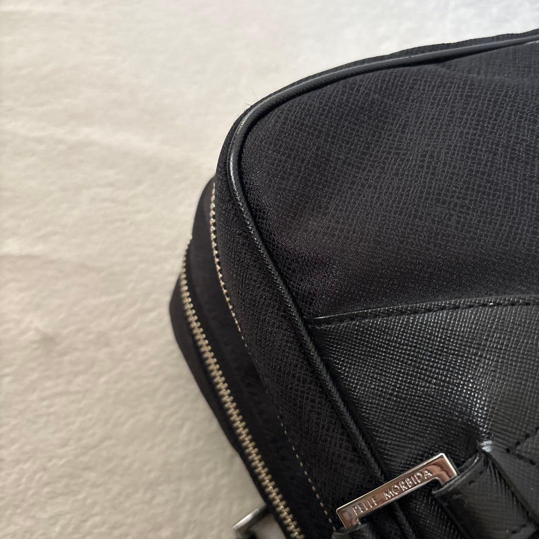 人気✨ペッレモルビダ　ビジネスバッグ 黒　レザー　2層　パソコン収納可能