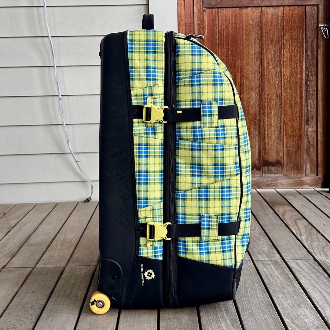 Burton 大容量キャリーカート チェック柄