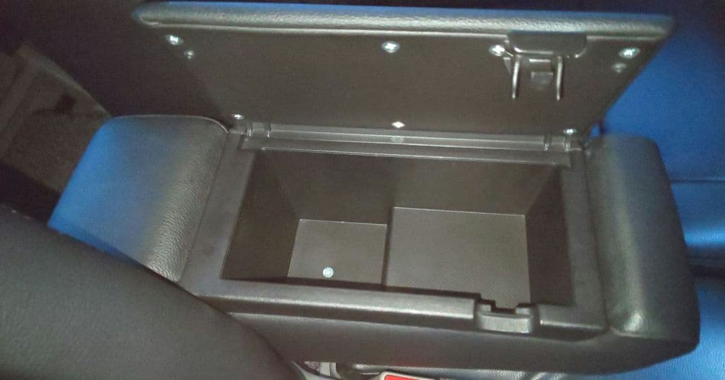 限定品 エブリィ DA17W 収納BOX付 BIGアームレスト 純正合皮タイプ