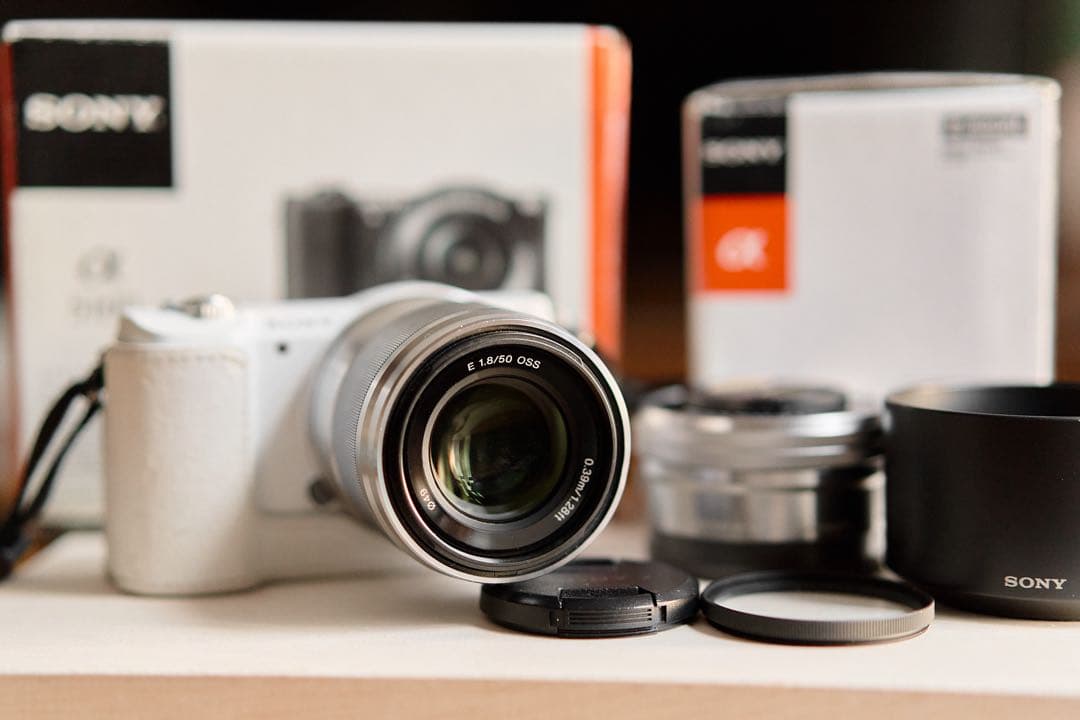 美品 SONY α5100 ミラーレス一眼　ボディのみ