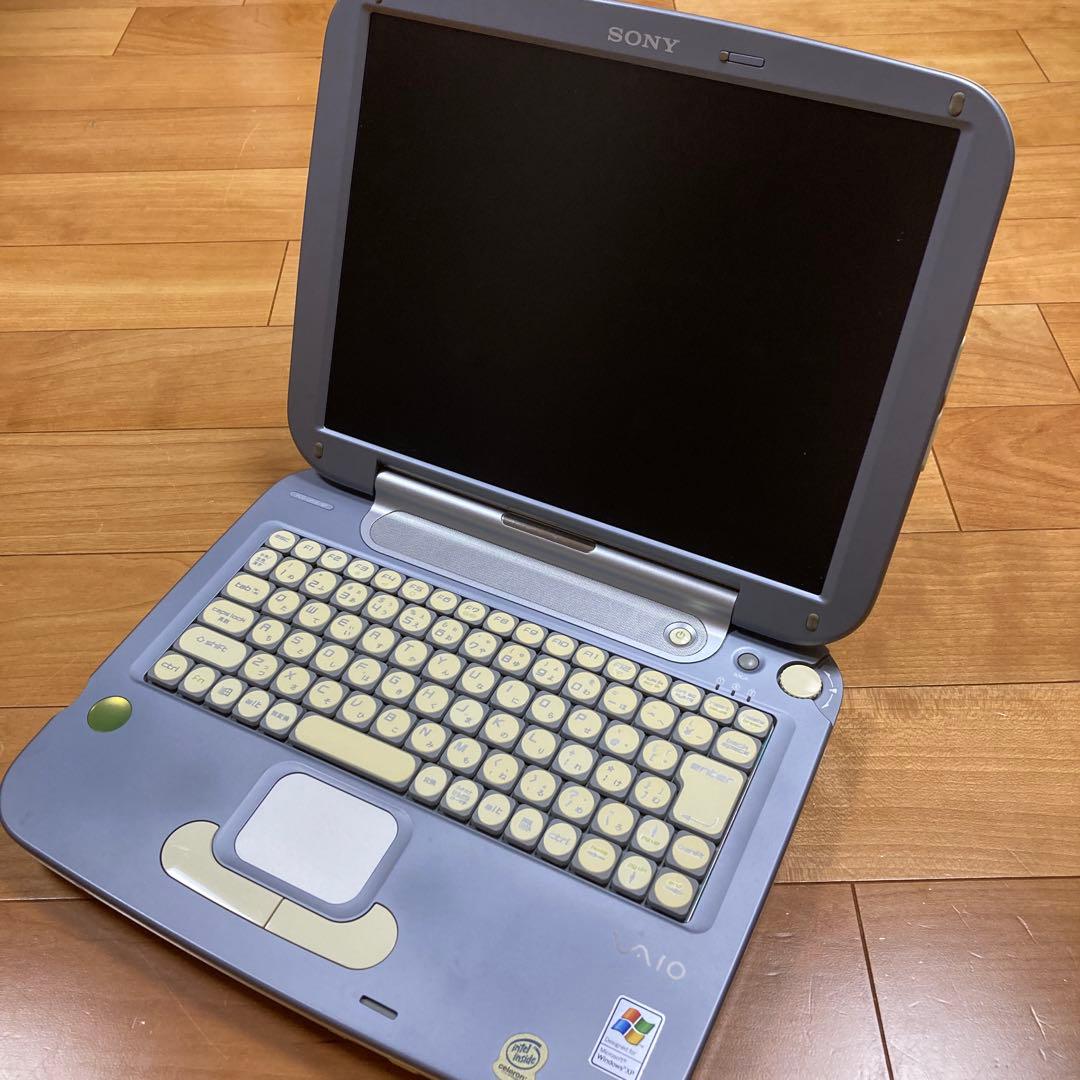 SONY VAIO ノートPC 白