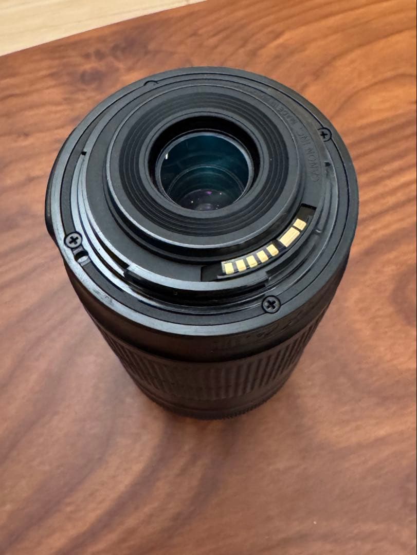 Canon EOS Kiss X9 ダブルズームキット（カメラバッグ付き）