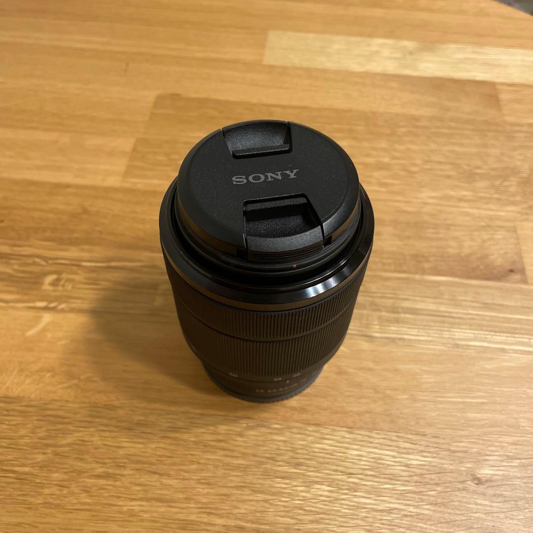 SONY FE 28-70mm f/3.5-5.6 OSS レンズ
