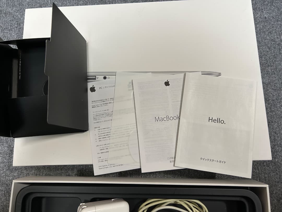 MacBook Air i7 8Gb 11インチ 新品1TbSSD 傷無し極上品