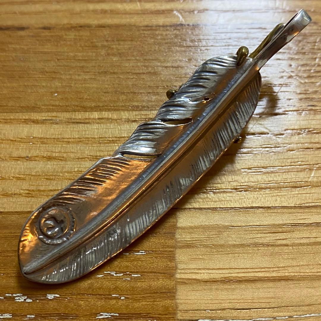 h*e様 現行　金爪メタル付き特大フェザー　左向き　goro's ゴローズ